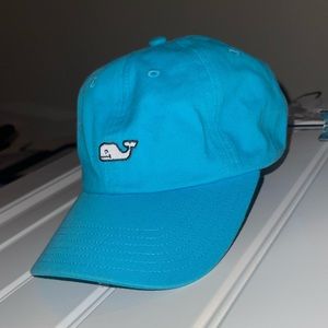 Blue and white vineyard vines baseball hat
